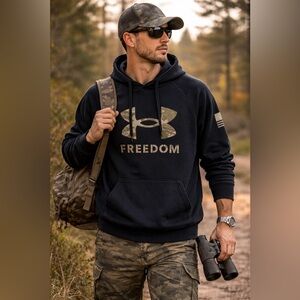 Under Armour Freedom Graphic Hoodie – Men’s Medium